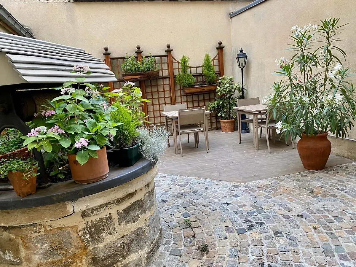 Amiral-fondary Hotell 3*